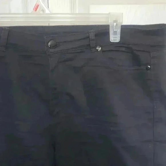 Addition Elle Women's Jet Black Polyester/Cotton Shorts -Size 16 - Picture 4 of 9